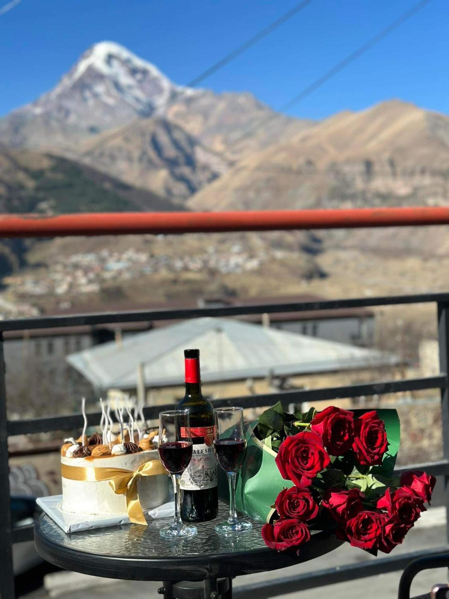 Mate'S Home Kazbegi Esterno foto